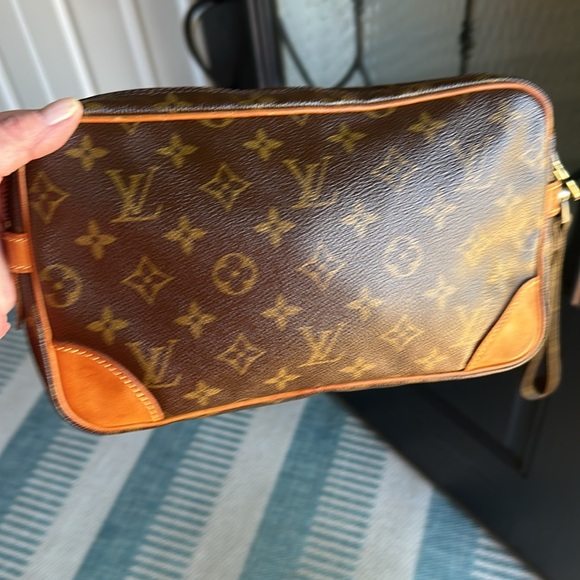 ❄️Blizzard Sale❄️Louis Vuitton Monogram Marly Draggonne Clutch❄️ - Picture 5 of 11